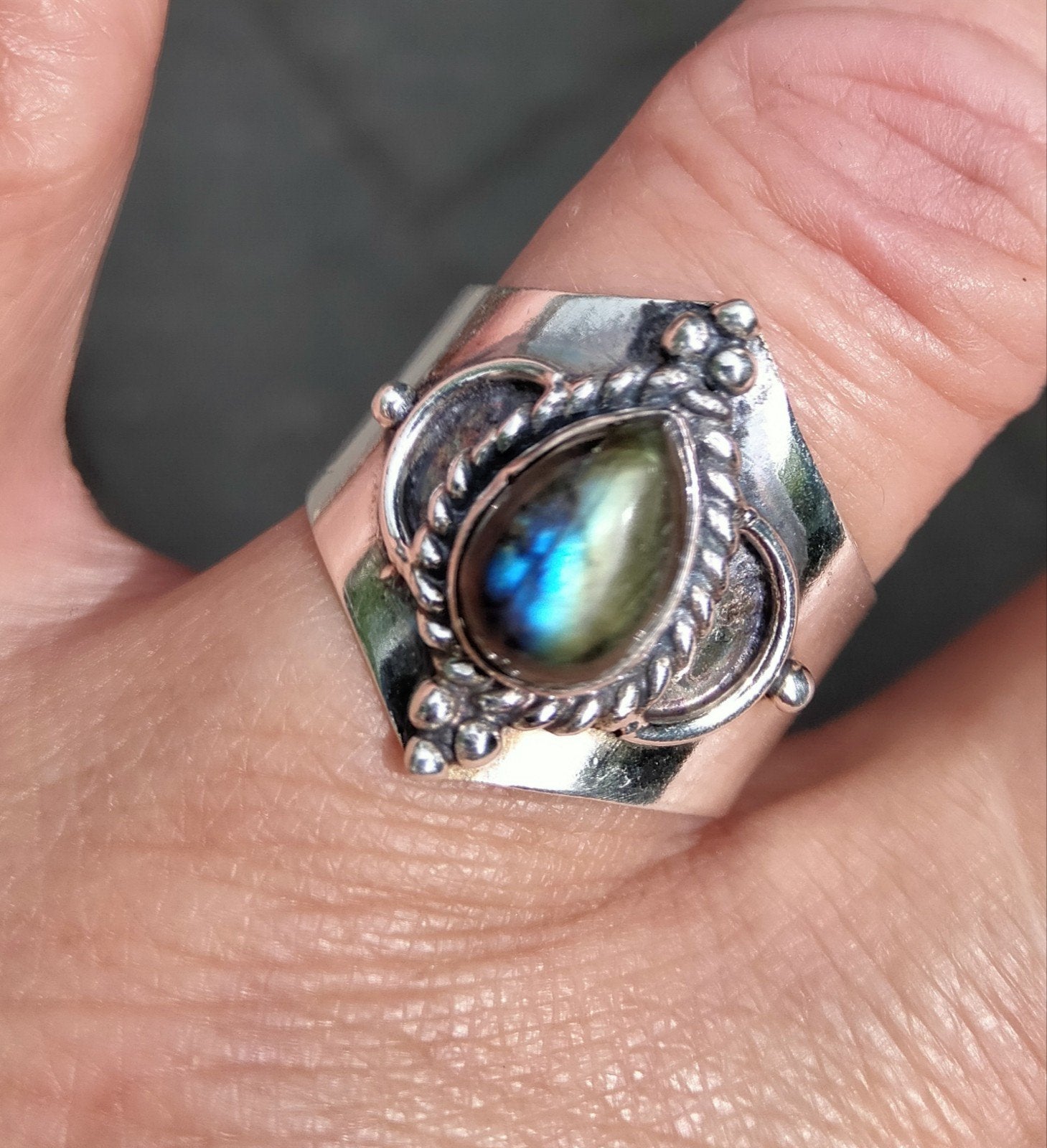 Labradoriet ring maat 19,25, 19 tot 20, Nieuw, Dame, Zilver