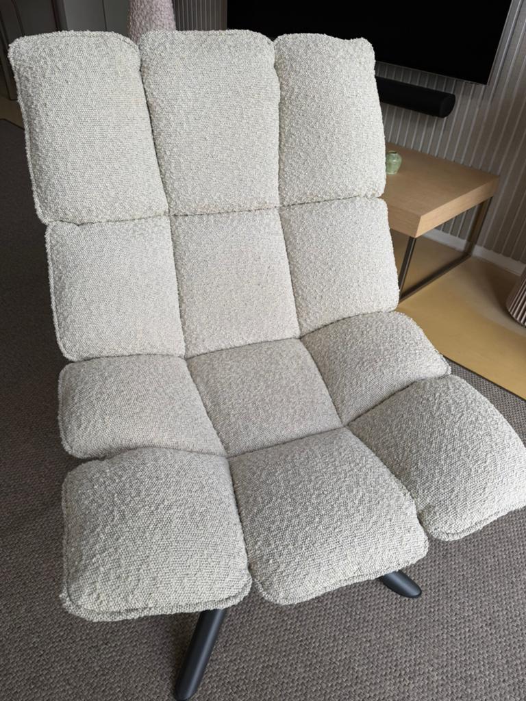 Eleonora Dani Bouclé Fauteuil - Zo goed als nieuw, Huis en Inrichting, Fauteuils, Ophalen, Design, 75 tot 100 cm, Zo goed als nieuw