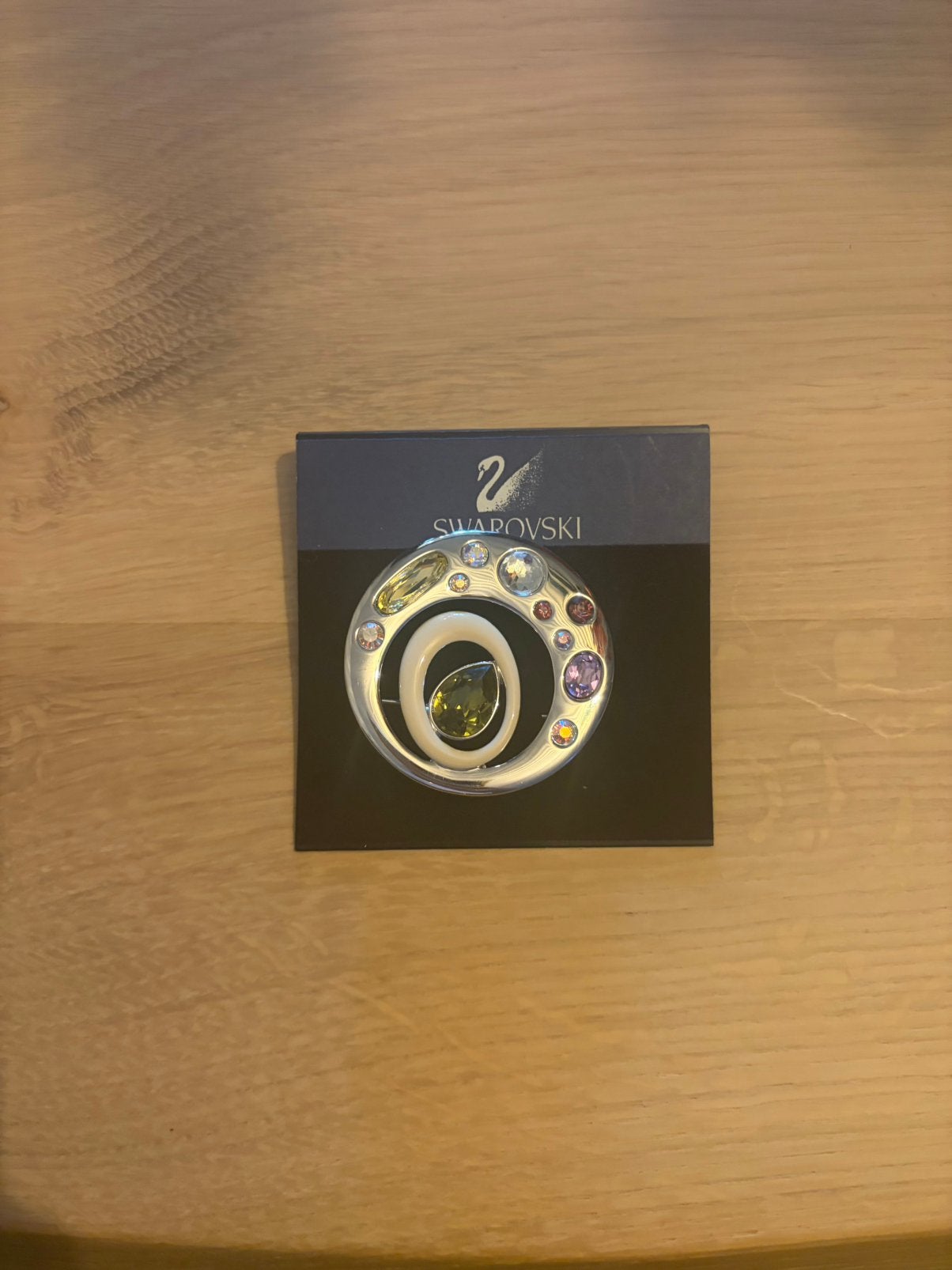 Swarovski broche, Sieraden, Tassen en Uiterlijk, Broches, Met kristal, Overige materialen, Minder dan 4 cm, Ophalen of Verzenden