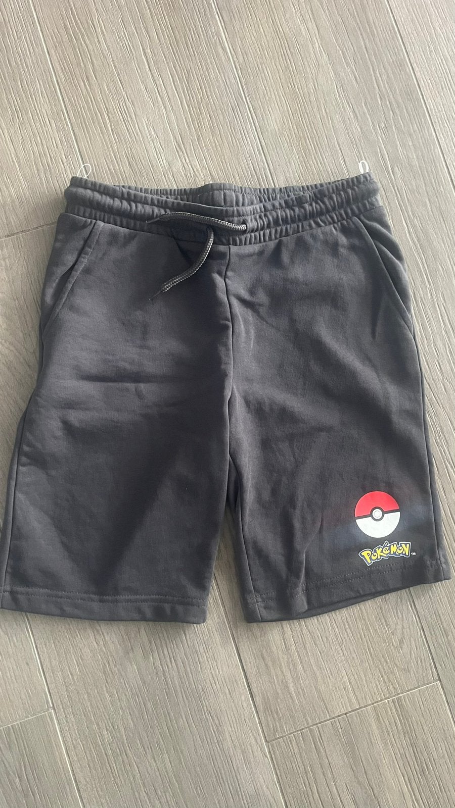 Nieuwe Pokemon korte broek maat 146/152, Kinderen en Baby's, Kinderkleding | Maat 146, Ophalen of Verzenden, Zo goed als nieuw