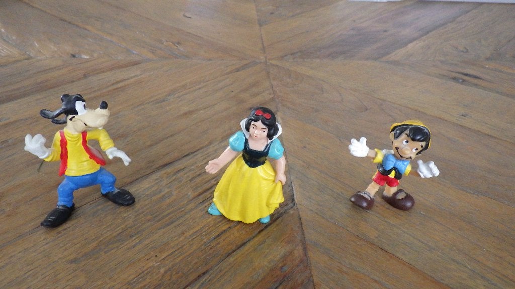 mooie Disney figuurtjes, Verzamelen, Ophalen of Verzenden, Overige figuren, Gebruikt, Beeldje of Figuurtje