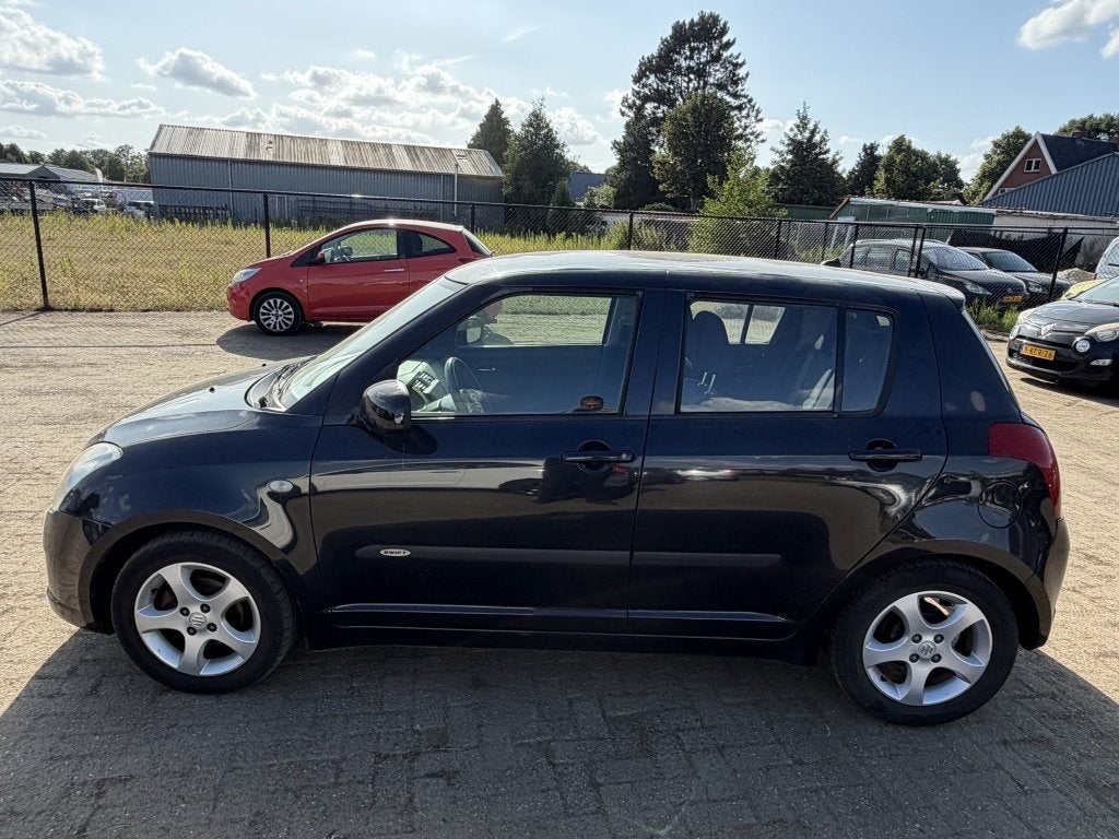 Suzuki Swift 1.3 Shogun| AIRCO| 1E EIGENAAR| APPLE CARPLAY|, Auto's, Suzuki, Stof, 965 kg, 400 kg, Origineel Nederlands