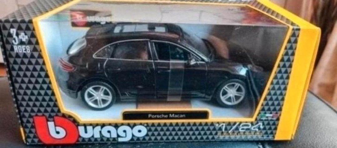 Aanbieding Bburago Porsche Macan 2015 zwart of wit nieuw, Ophalen of Verzenden, Nieuw, Auto, Bburago