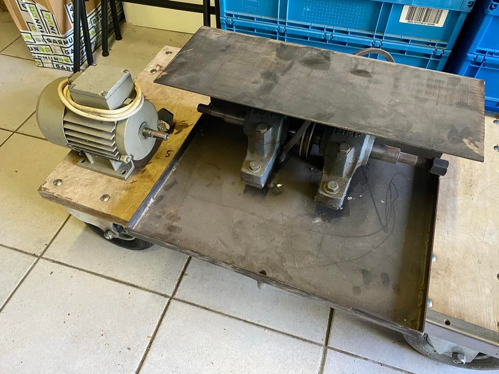 Onderdelen voor edelsteen slijpmachine, Verzamelen, Mineralen en Fossielen, Overige typen, Ophalen