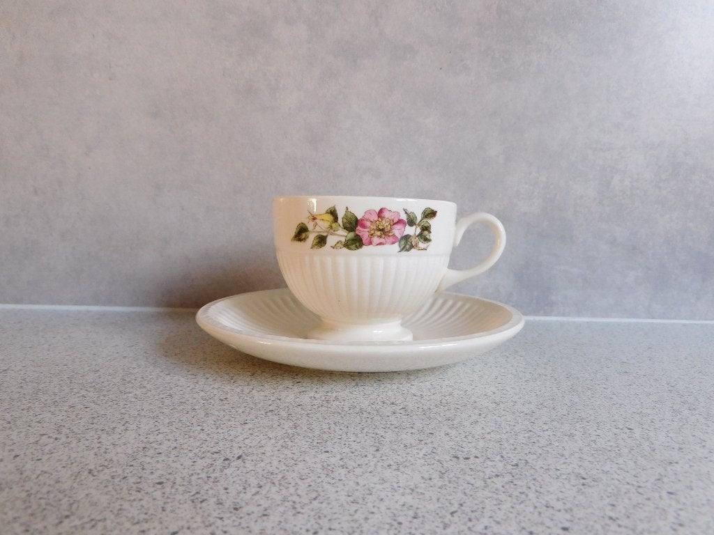 Kop en schotel Briar Rose Craquele Wedgwood, Huis en Inrichting, Keuken | Servies, Ophalen of Verzenden, Zo goed als nieuw, Wedgwood