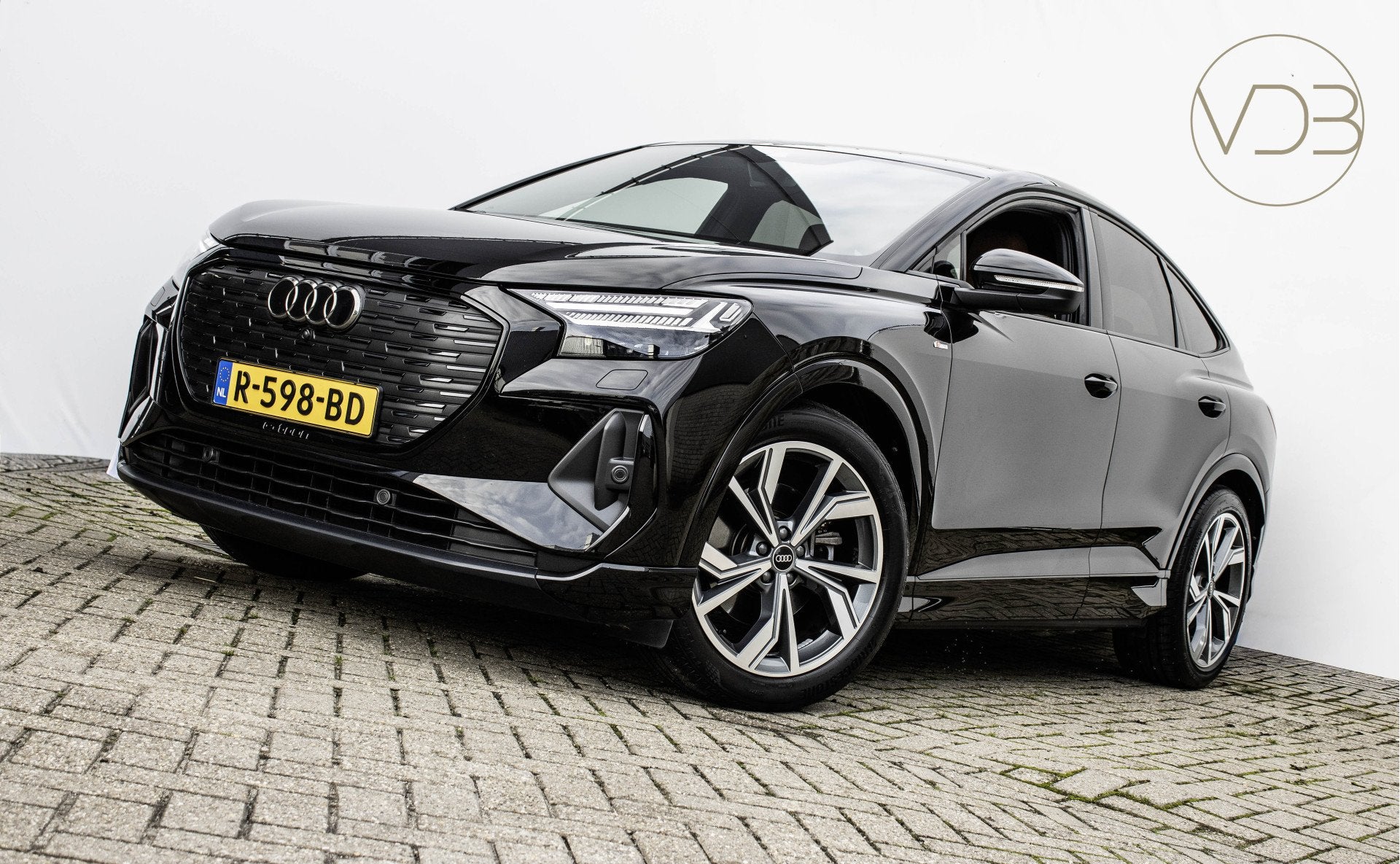 Audi Q4 Sportback e-tron 35 SOH 90,2% S-Line RS LEER Camera, Achterwielaandrijving, Gebruikt, Automatische klimaatregeling, Zwart