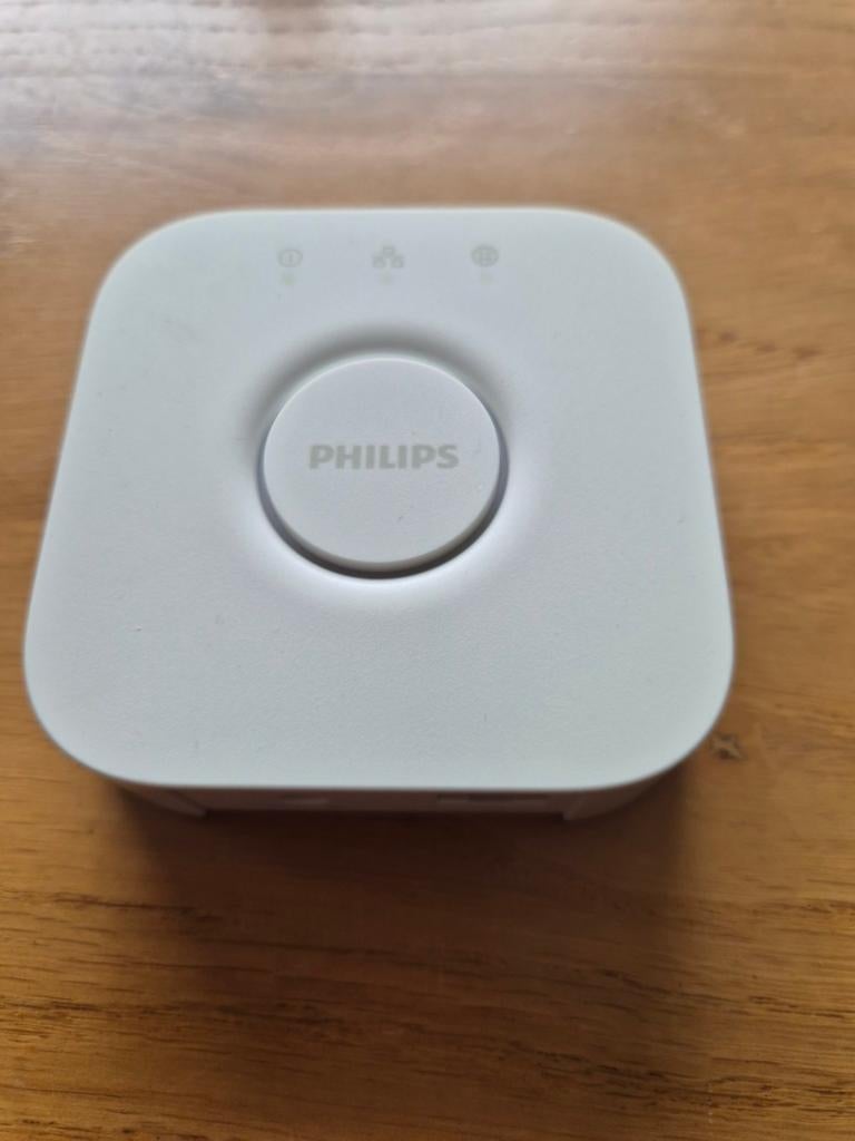 Philips Hue Bridge met adapter en UTP kabel, Ophalen of Verzenden, Zo goed als nieuw