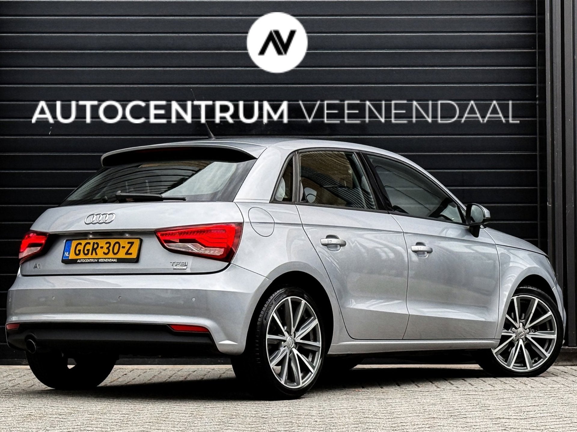 Audi A1 Sportback 1.0 TFSI S-Line 95 PK Automaat KEYLESS/LED, Auto's, Dealer onderhouden, 4 stoelen, 23 km/l, Bedrijf