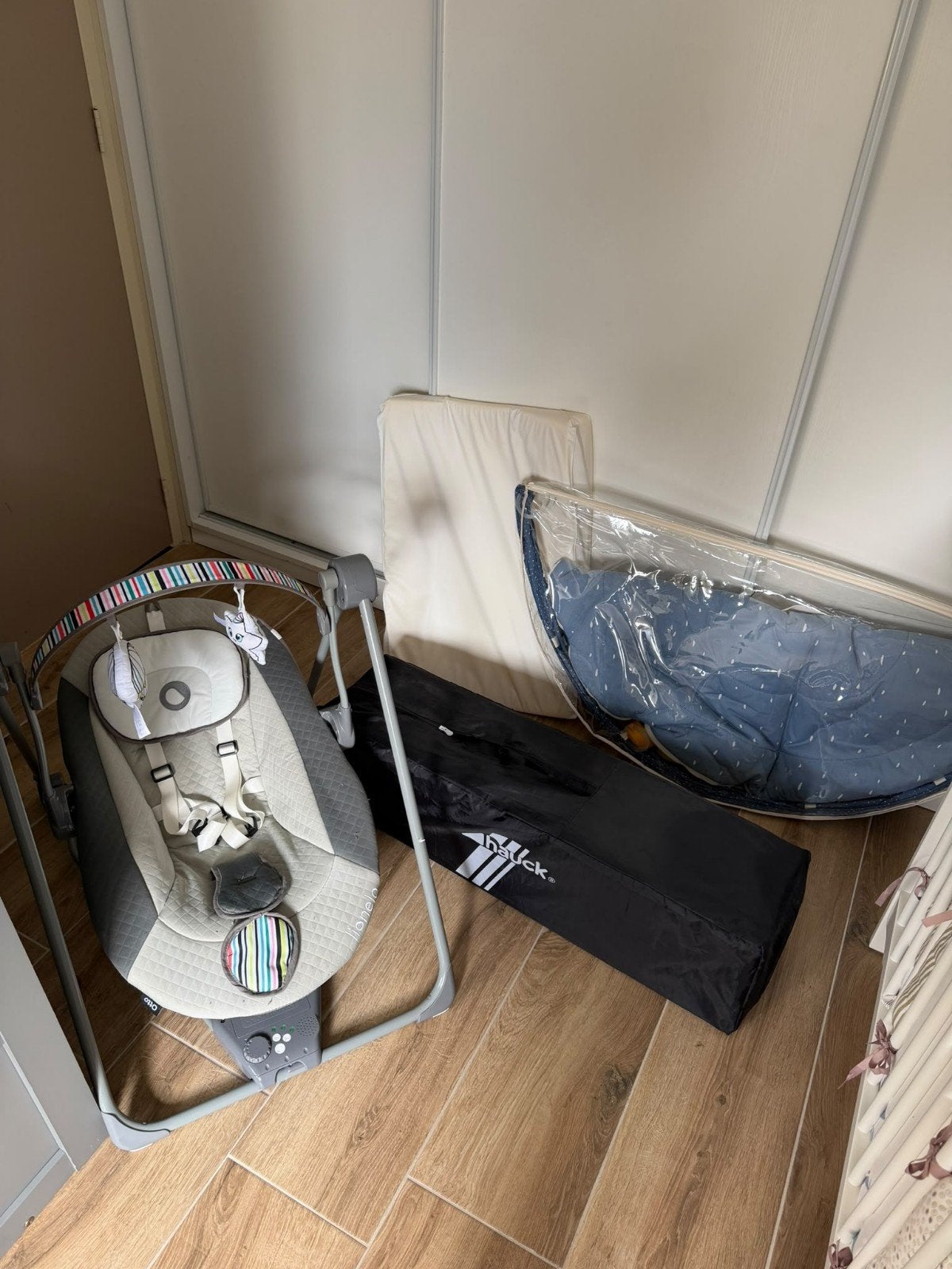 Babypakket: Wipstoel, Campingbedje, Speelmat & Versc, Ophalen of Verzenden, Zo goed als nieuw
