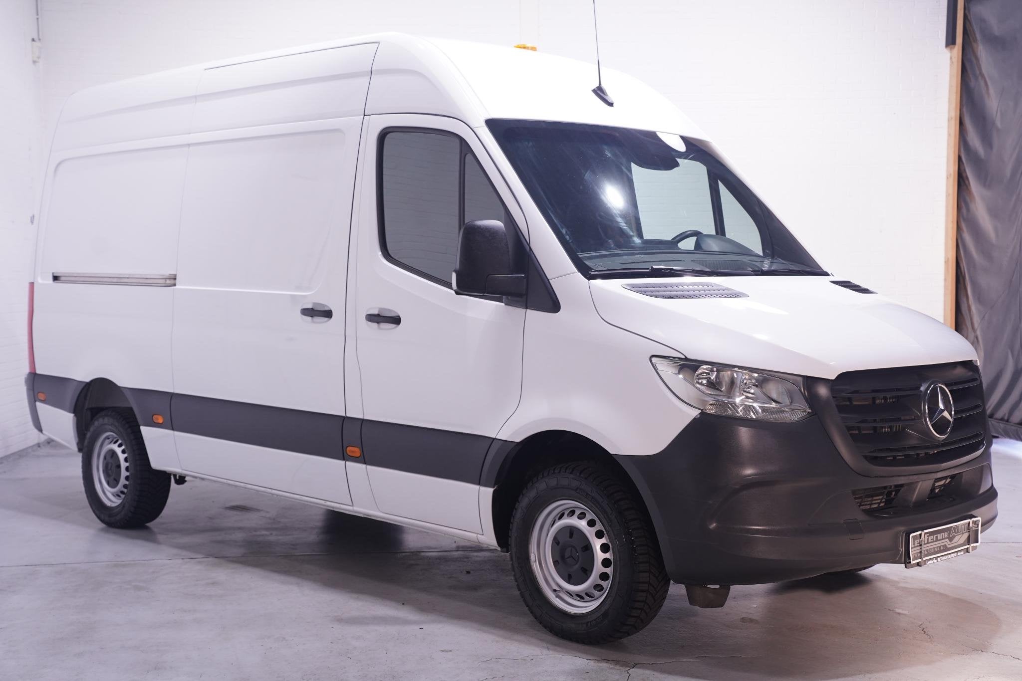 Mercedes-Benz Sprinter 319 CDI 3.0 V6 190 pk Aut. L2H2 Trekh, Auto's, Automaat, Verwarmde buitenspiegels, Gebruikt, 190 pk