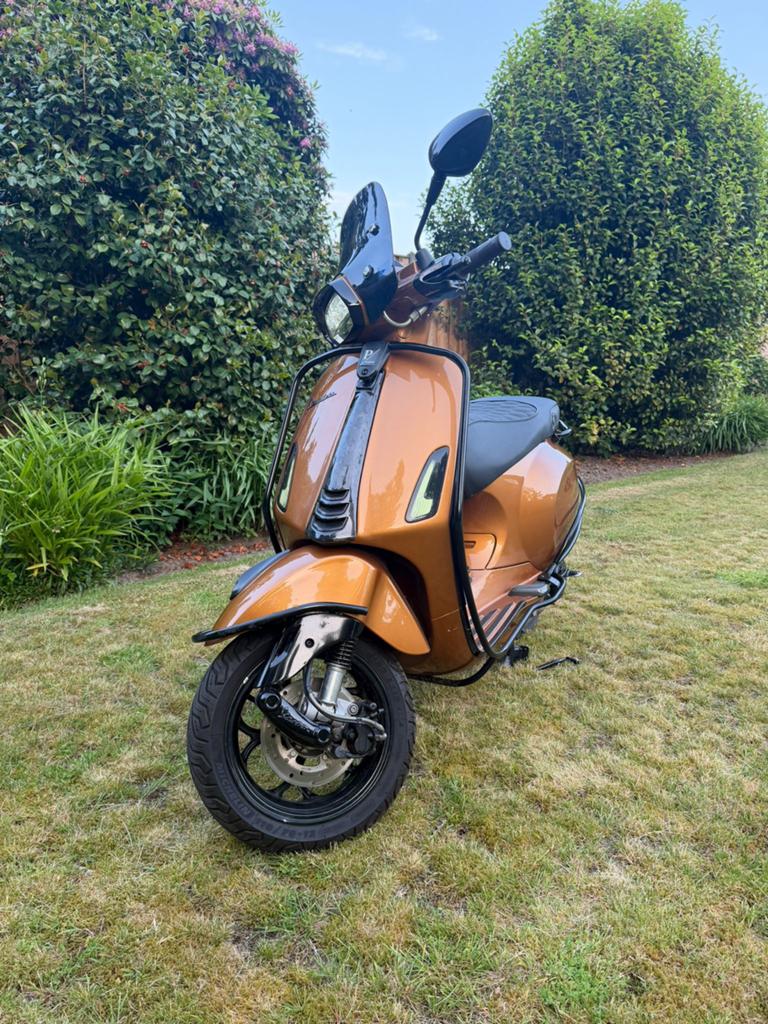 Vespa Sprint 4T 4V Brom, Tweewielers Eindhoven, Maximaal 45 km/u, Zo goed als nieuw, Benzine