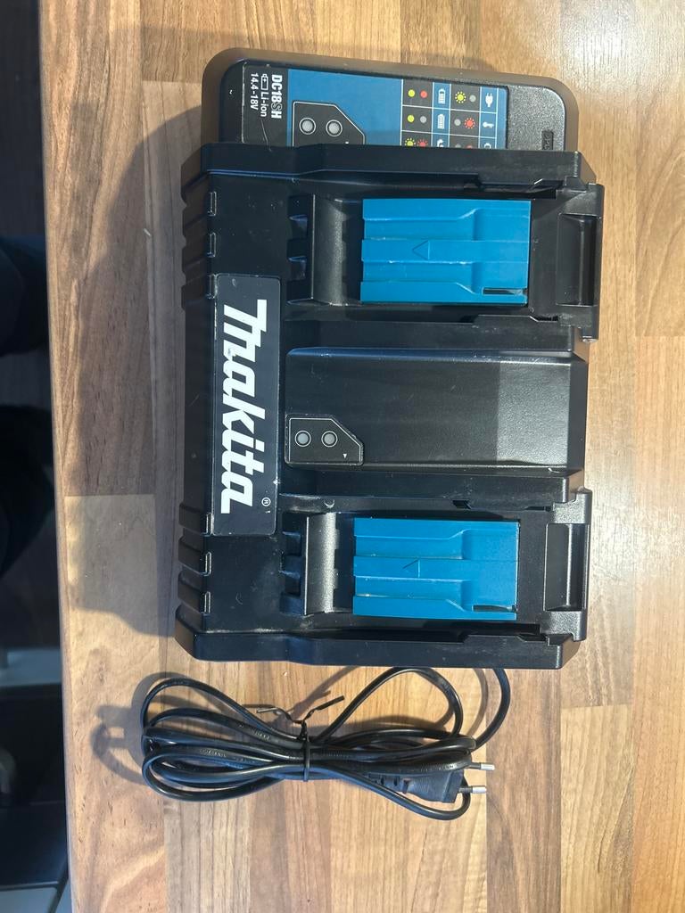 Makita DC18SH Oplader voor Li-ion accu's 14.4V-18V, Ophalen of Verzenden, Zo goed als nieuw