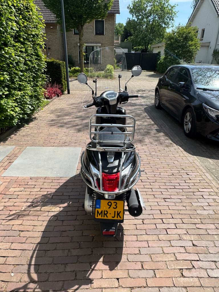 Kymco new like 150i motor scooter slechts 2200KM!, Ophalen of Verzenden, Zo goed als nieuw, Benzine, Like