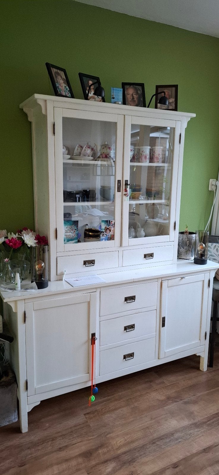 Witte buffetkast met vitrine en lades (In prijs verlaagd!), Huis en Inrichting, Kasten | Dressoirs, Ophalen, Gebruikt, Glas, Landelijk