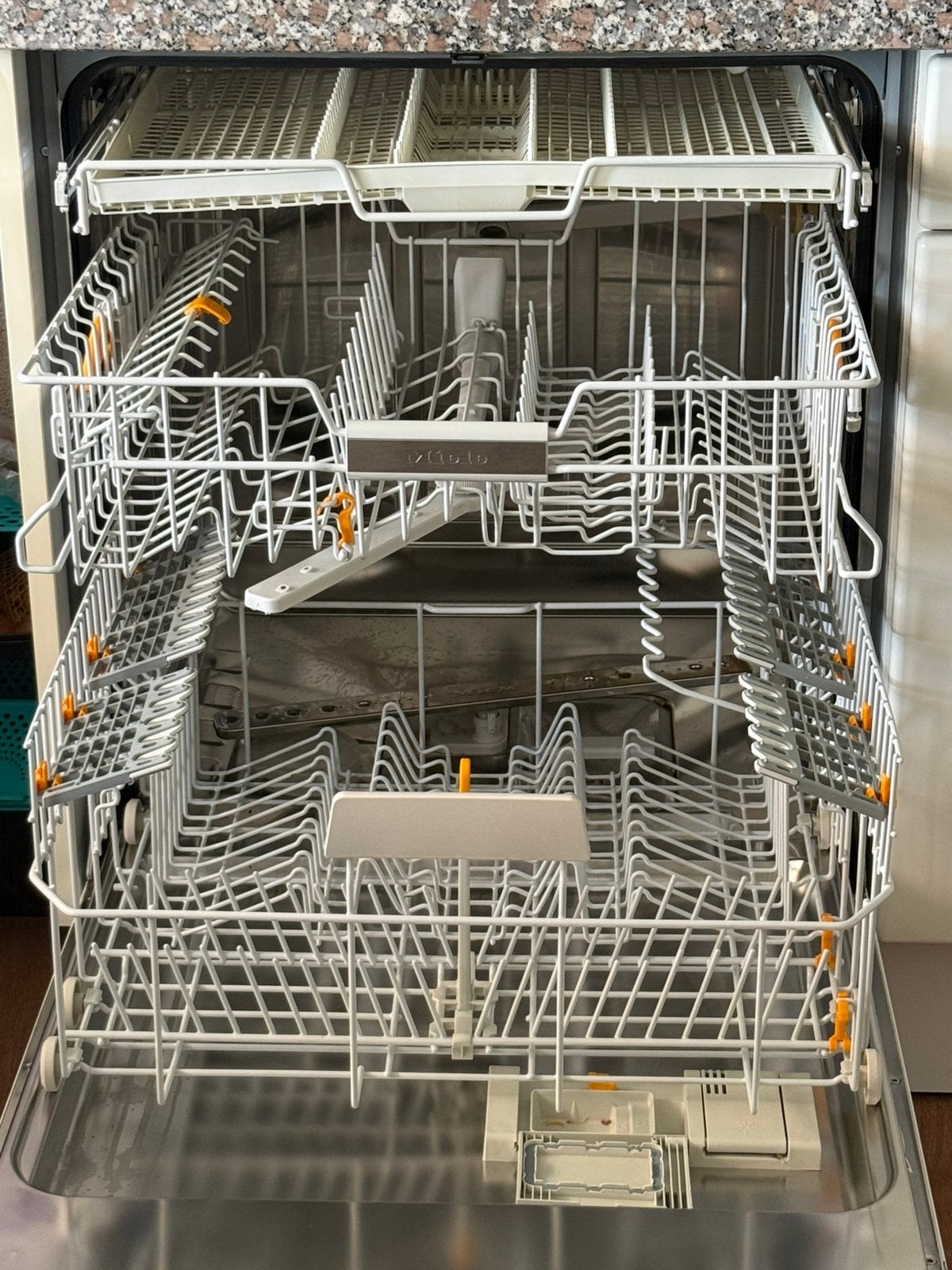 Miele vaatwasrekken, Witgoed en Apparatuur, Vaatwasmachines, Ophalen, Zo goed als nieuw, Inbouw, 85 tot 90 cm