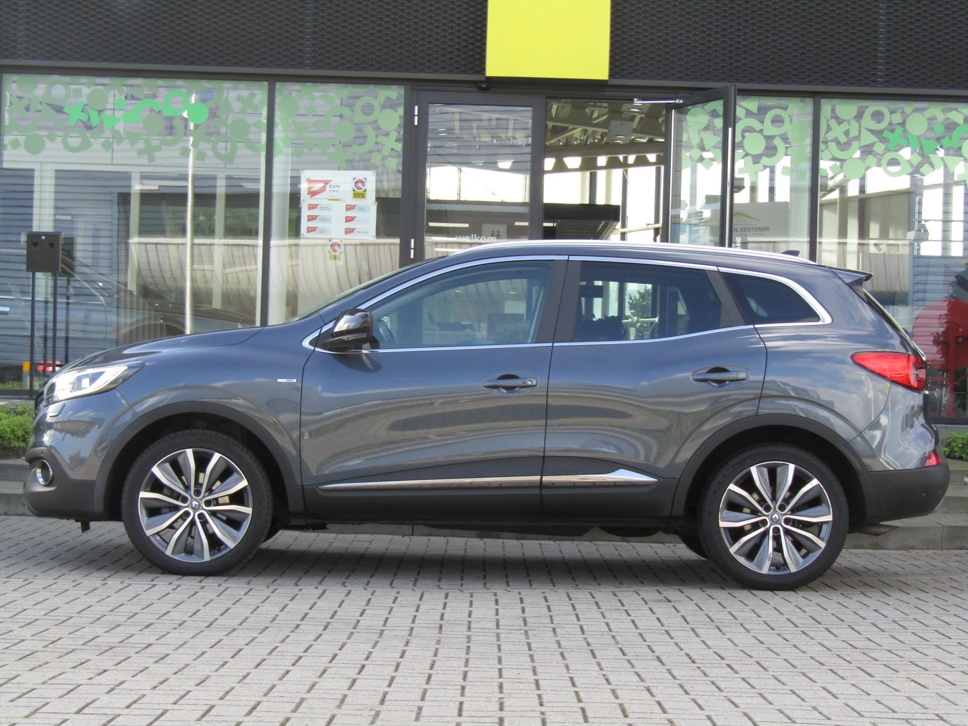 RENAULT Kadjar TCe 130pk EDC Bose / Panoramadak / Navigatie, Auto's, Gebruikt, 4 cilinders, Leder en Stof, Origineel Nederlands