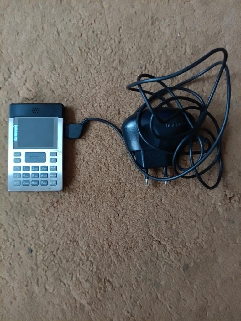 Samsung E1150 Klaptelefoon met Oplader, Gebruikt, Overige modellen, Geen camera, Zwart
