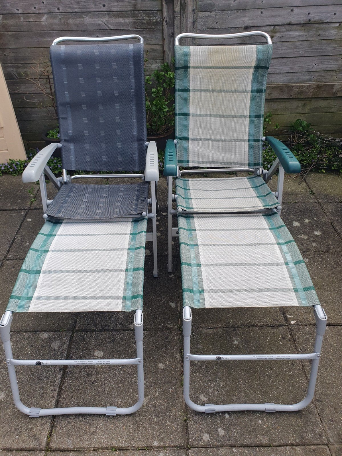 Dukdalf stoelen, Ophalen, Aluminium