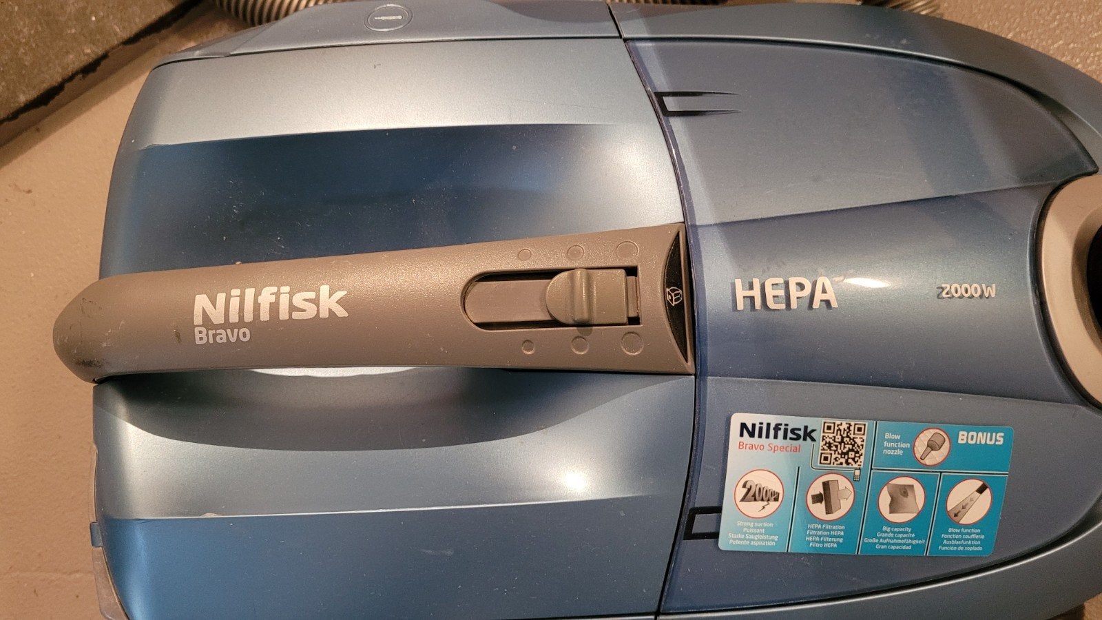 Nilfisk Bravo HEPA 2000W stofzuiger, Ophalen
