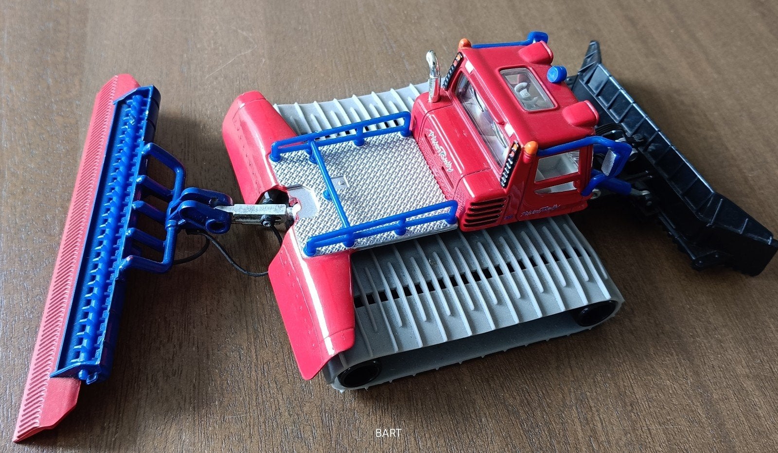 PISTENBULLY, Ophalen of Verzenden, Zo goed als nieuw, Bus of Vrachtwagen, Overige merken