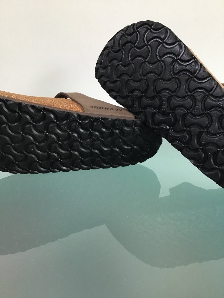 Birkenstock bruine Gizeh 38 | Gratis verzenden, Kleding | Dames, Schoenen, Slippers, Bruin, Verzenden, Zo goed als nieuw