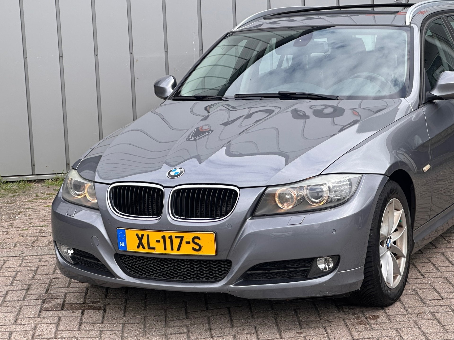 BMW 3-serie Touring 318i Luxury Line PANO STOELVRW PDC, Auto's, BMW, Automaat, Euro 5, 1435 kg, Leder