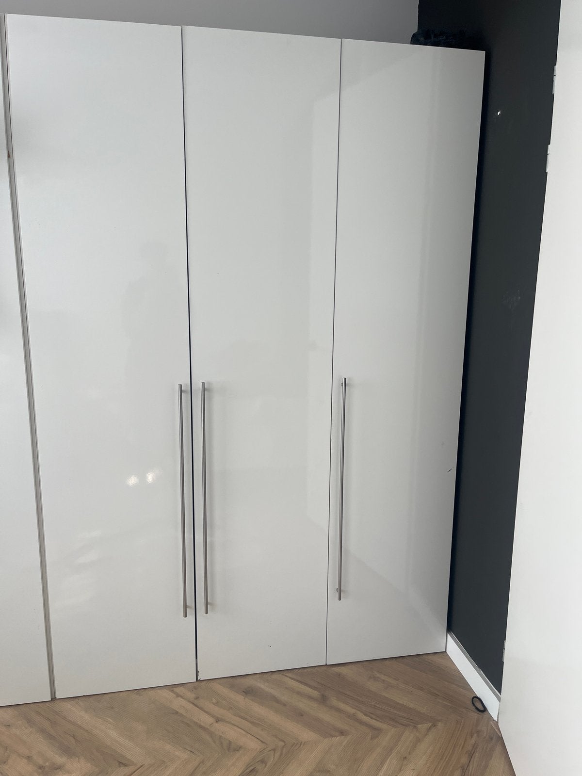 2x Leenbakker 3-deurs kledingkast met hang- en leggedeelte, Ophalen, Gebruikt, 100 tot 150 cm, 200 cm of meer
