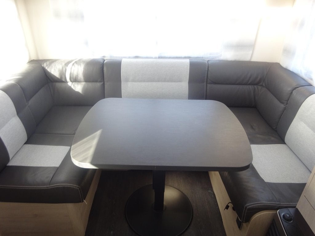 Foto 15 van Caravelair Antares 470 Met Mover en Luifel