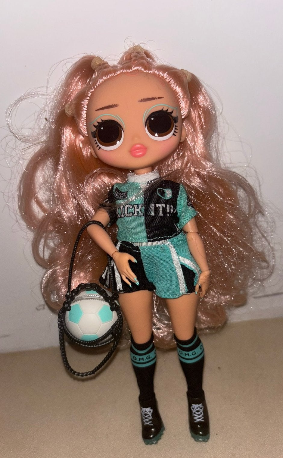 L.O.L. Surprise sports pop kicks babe OMG DOLL, Ophalen of Verzenden, Zo goed als nieuw, Overige typen