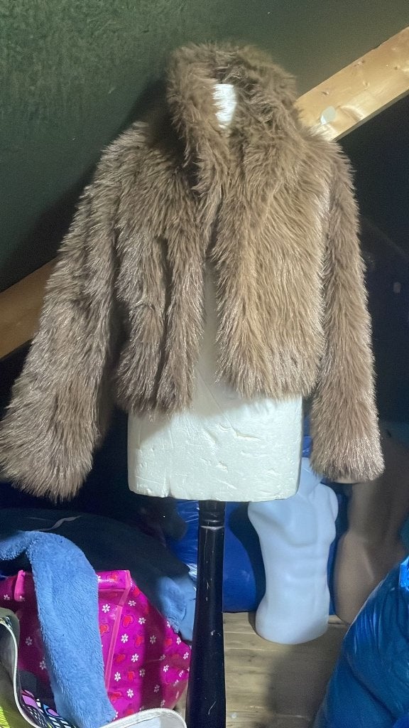 Nieuw! Korte Bruine Dames Fur Jas - Maat M, Kleding | Dames, Ophalen of Verzenden, Nieuw, Maat 38/40 (M), Bruin