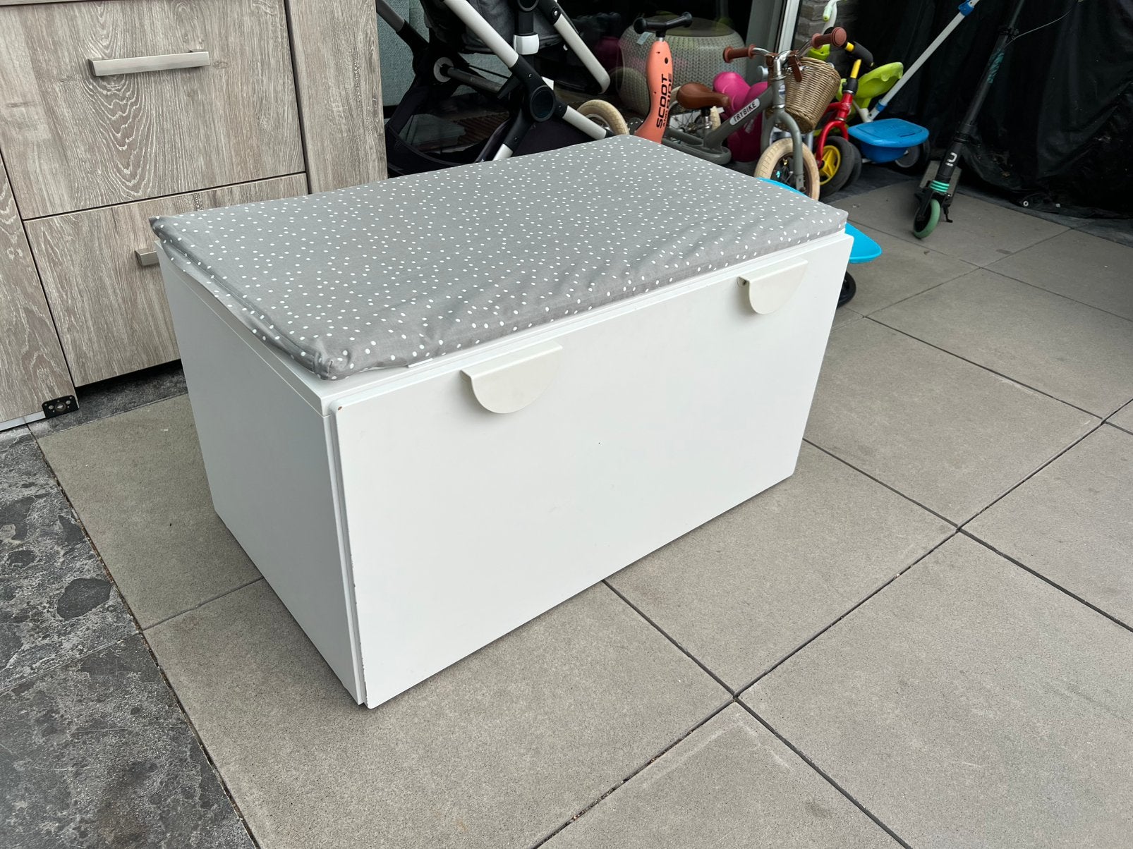 SMÅSTAD IKEA Speelgoedkist met bank, wit, 90x52x48 cm, Ophalen, 50 tot 100 cm, Zo goed als nieuw, 75 tot 100 cm