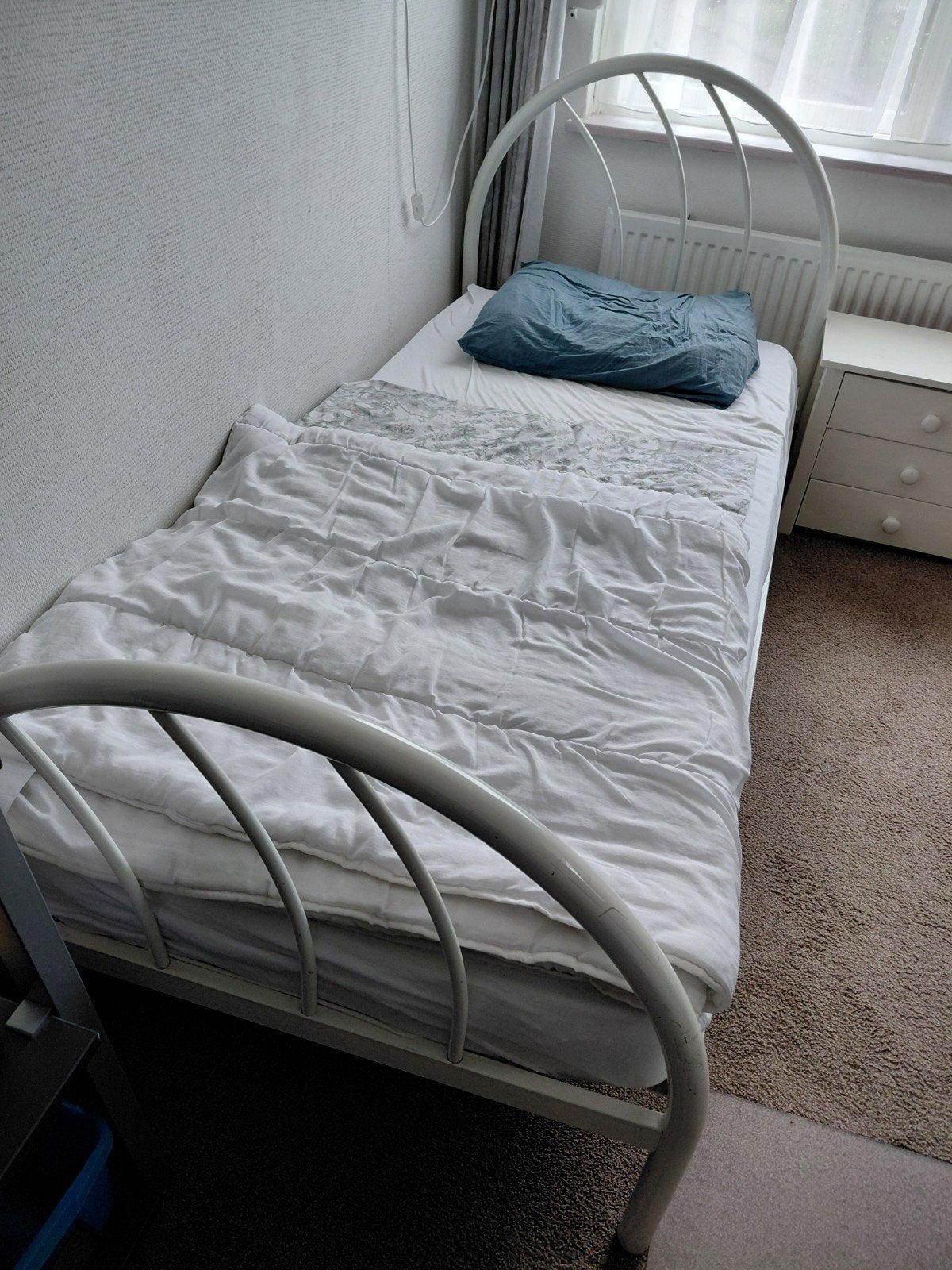 Eenpersoonsbed met nachtkastje, Huis en Inrichting, Ophalen, Gebruikt, 90 cm, Eenpersoons
