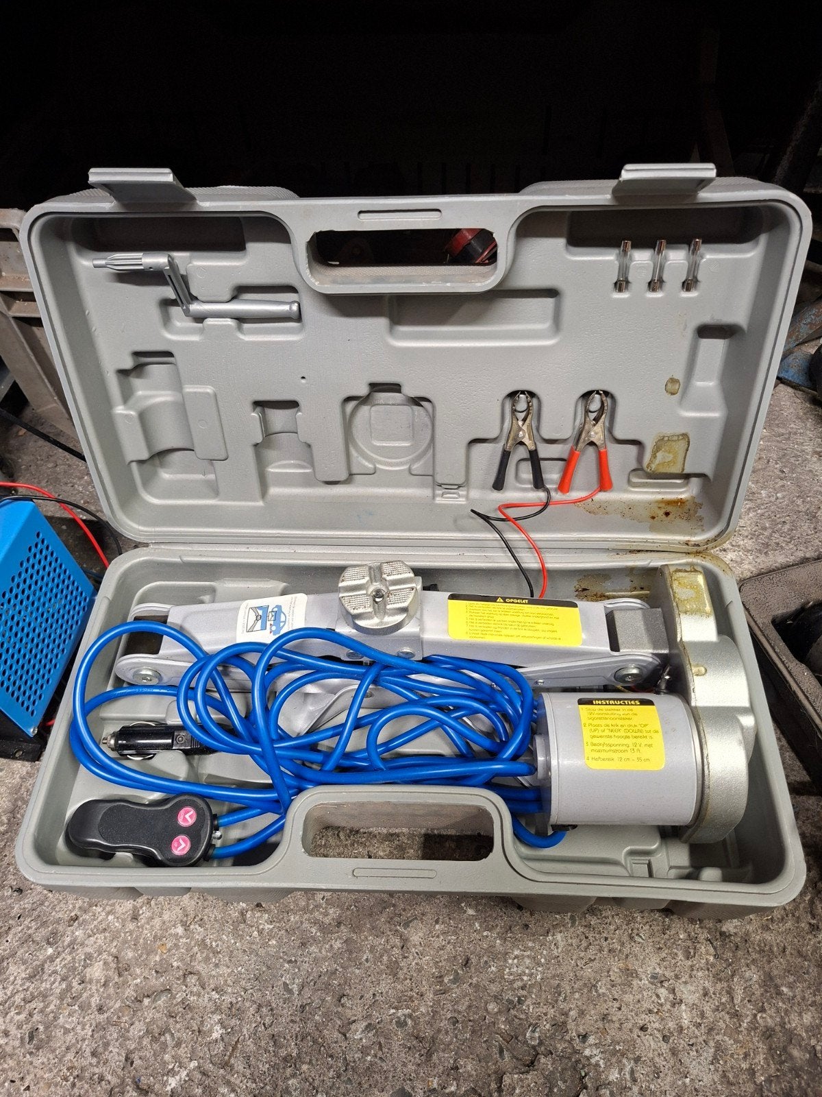 NIEUW 12V elektrische autokrik - MOVECARE 2000kg, Ophalen of Verzenden, Nieuw, Elektrisch, Garagekrik