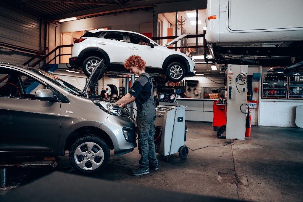Airco service auto vanaf €125,- R134a & R1234yf In Meppel, Ophalen