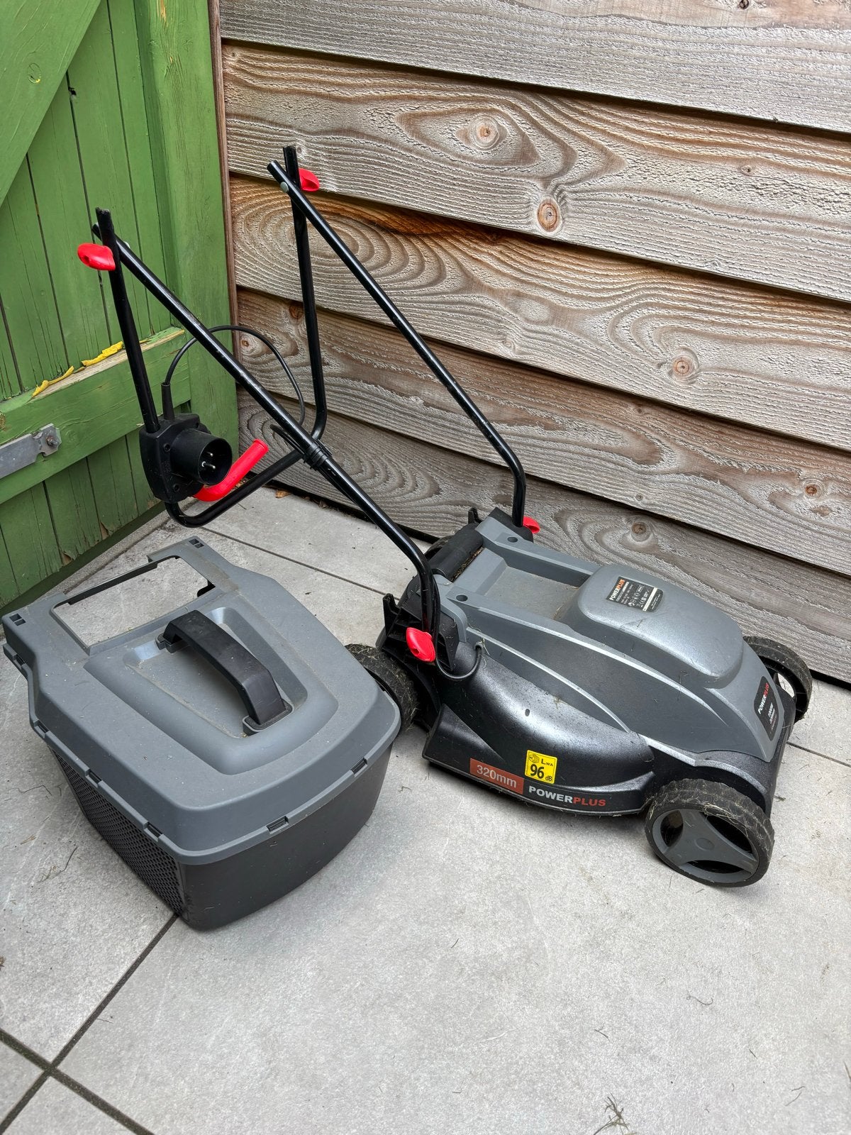 Powerplus elektrische grasmaaier 320mm 1000W, Tuin en Terras, Grasmaaiers, Ophalen, Cirkelmaaier, Gebruikt, Elektrische grasmaaier