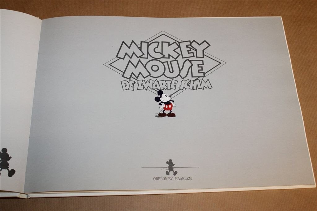 Mickey Mouse De Zwarte Schim — HC Oblong 1988, Eén stripboek, Ophalen of Verzenden, Zo goed als nieuw