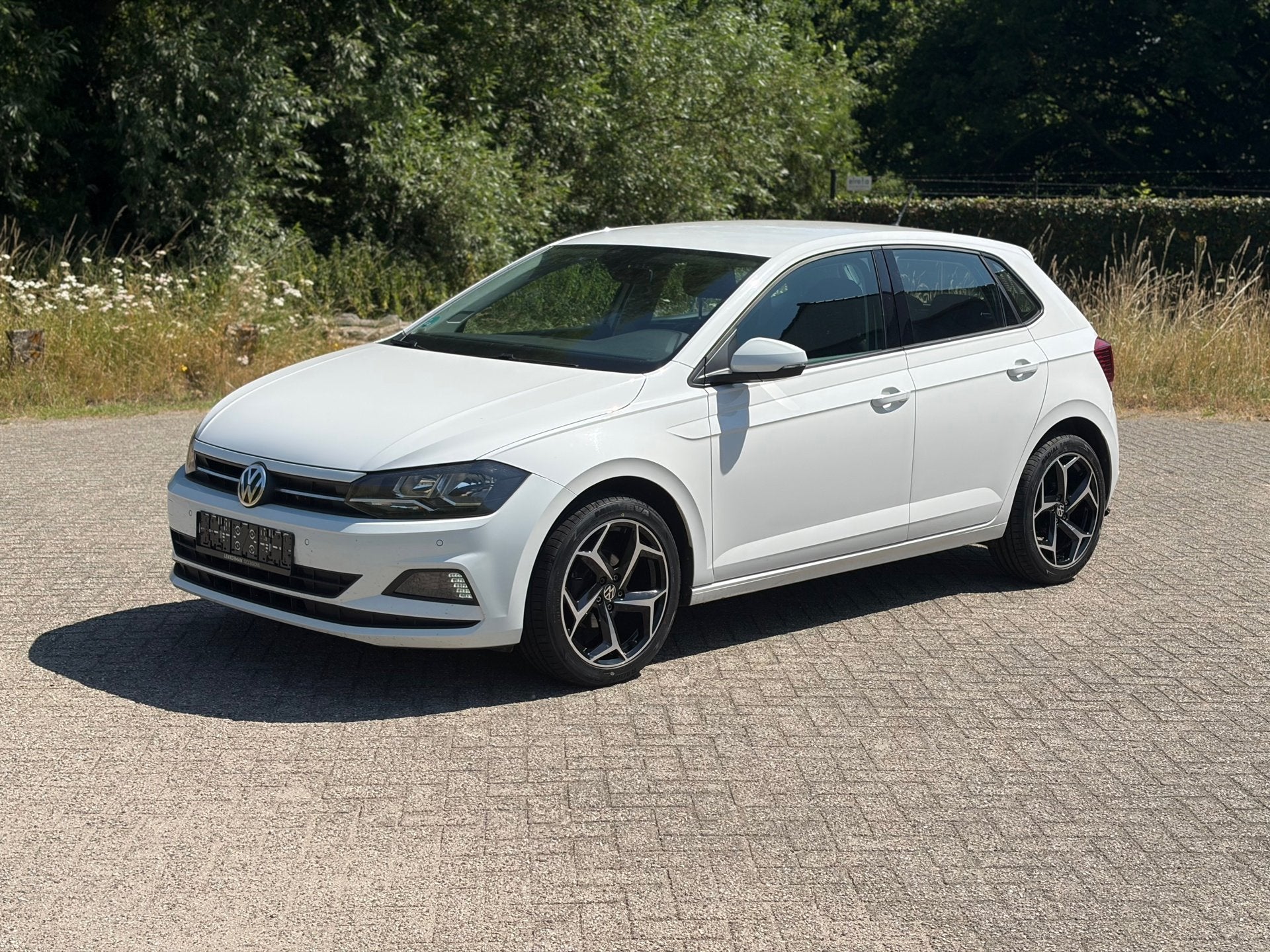 Volkswagen Polo 1.0 High Line R-LINE VELGEN I PDC I STOELVER, Auto's, 1005 kg, Gebruikt, Wit, Origineel Nederlands
