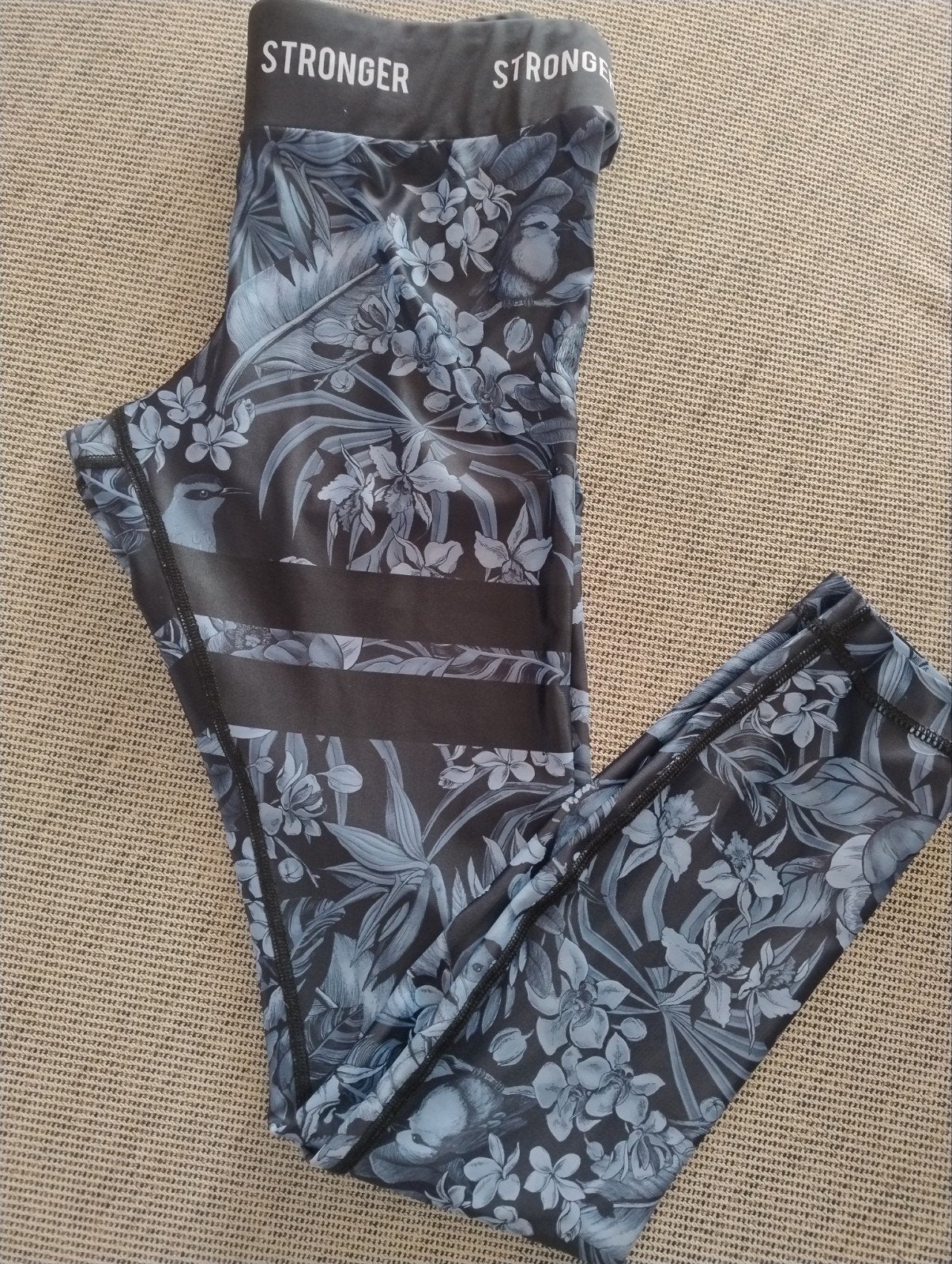 Stronger sportlegging met bloemenprint, maat M, Kleding | Dames, Sportkleding, Maat 38/40 (M), Meerkleurig, Ophalen of Verzenden