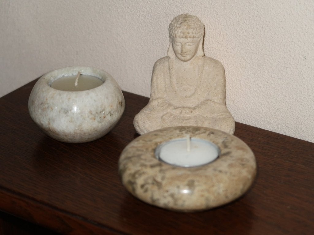 meditatie setje: Boeddha beeldje + waxinelichtjes kandelaars, Verzenden, Zo goed als nieuw