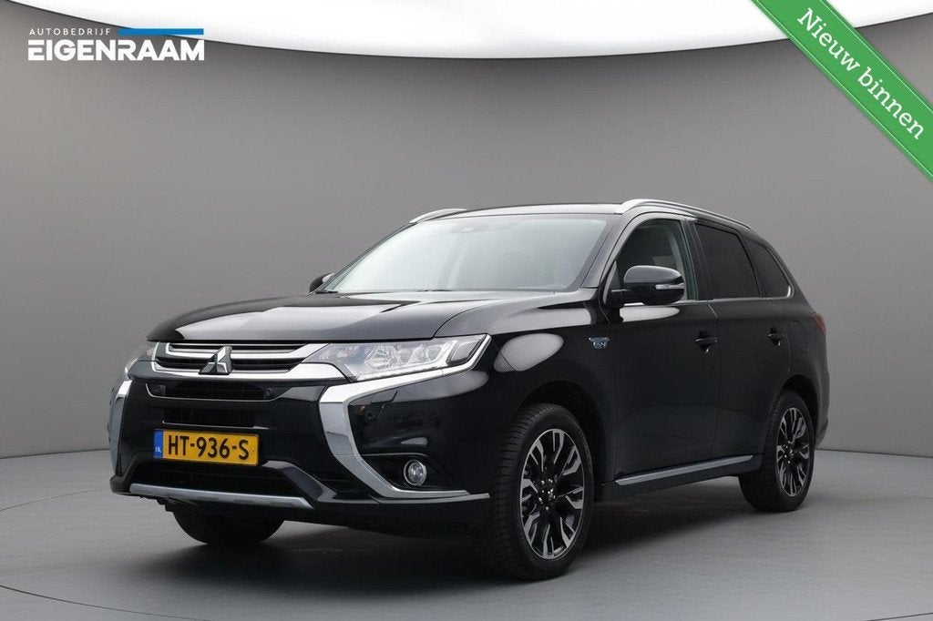 Mitsubishi Outlander 2.0 PHEV instyle+ | BTW | Schuifdak | L, Auto's, Mitsubishi, Bedrijf, Te koop, Outlander, 360° camera, 4x4