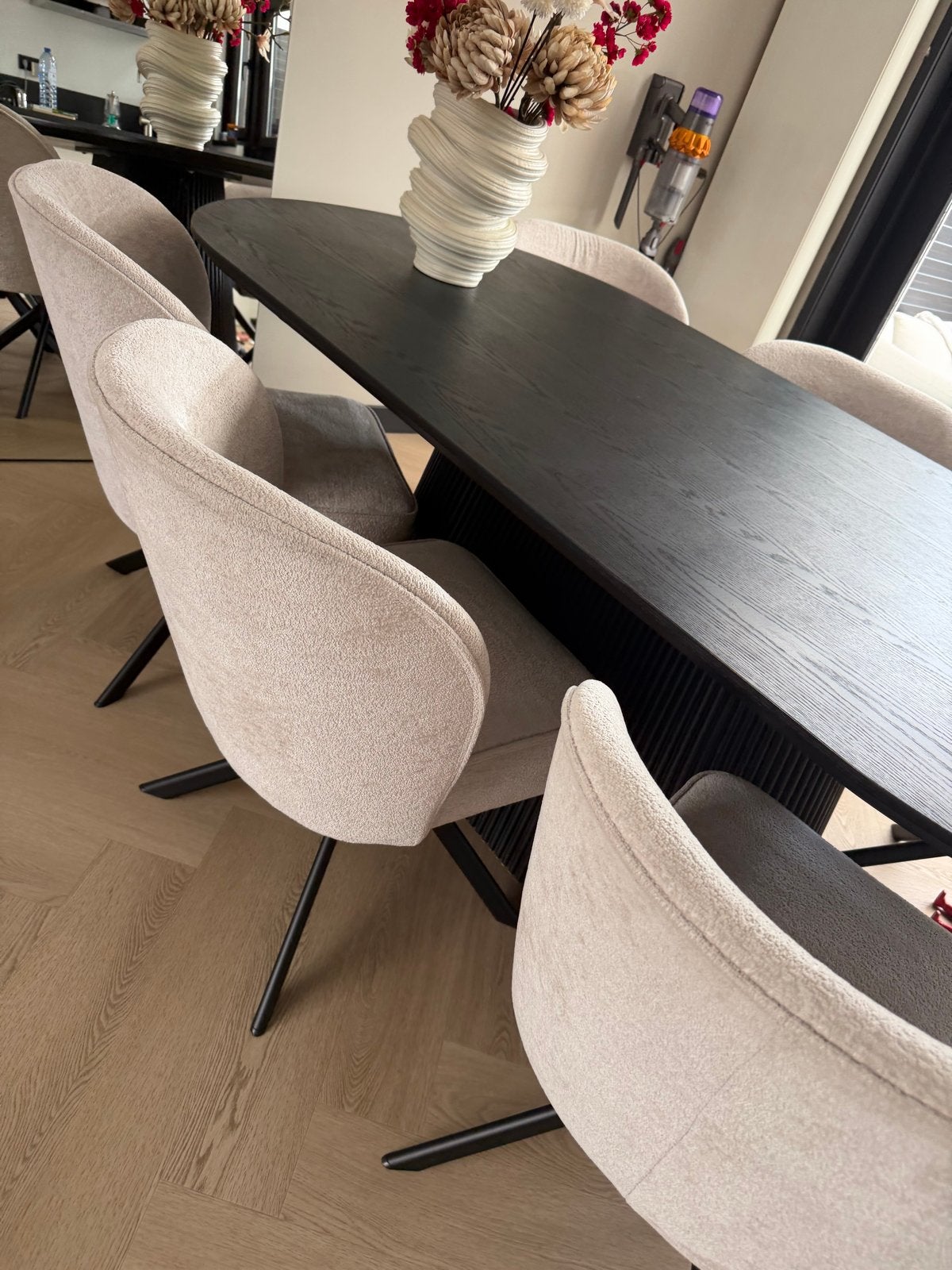 Moderne eettafel 2.20 meter - Zwart ovaal, Huis en Inrichting, Ophalen, Gebruikt, 200 cm of meer, Ovaal