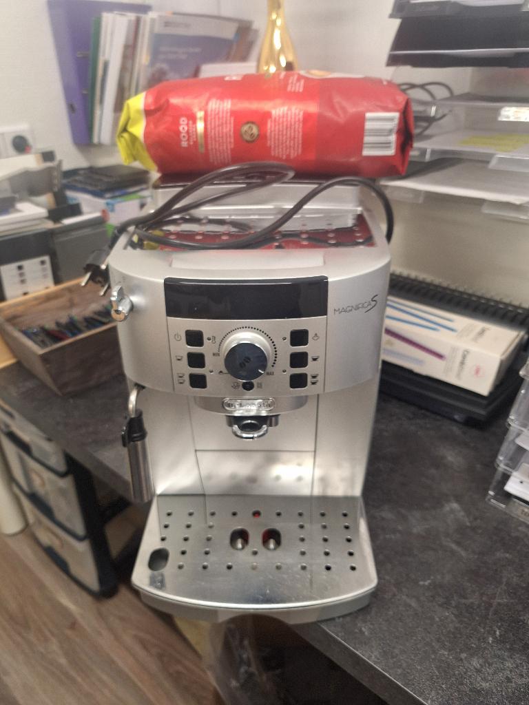 Delonghi koffiebonenapperaat, Ophalen, Koffiemachine, Koffiebonen, Zo goed als nieuw