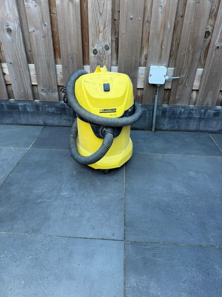 Te koop: Kärcher WD 3.200 Nat- en Droogstofzuiger, Doe-het-zelf en Verbouw, Reinigingsmachines, Ophalen of Verzenden, Zo goed als nieuw