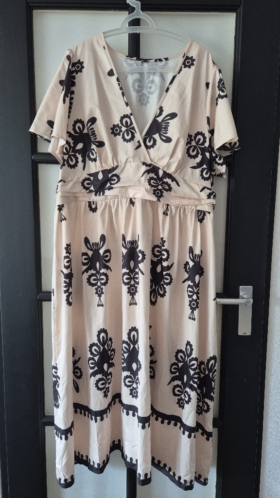 4xl Zomer jurk, Ophalen of Verzenden, Zo goed als nieuw, Maat 46/48 (XL) of groter, Onder de knie