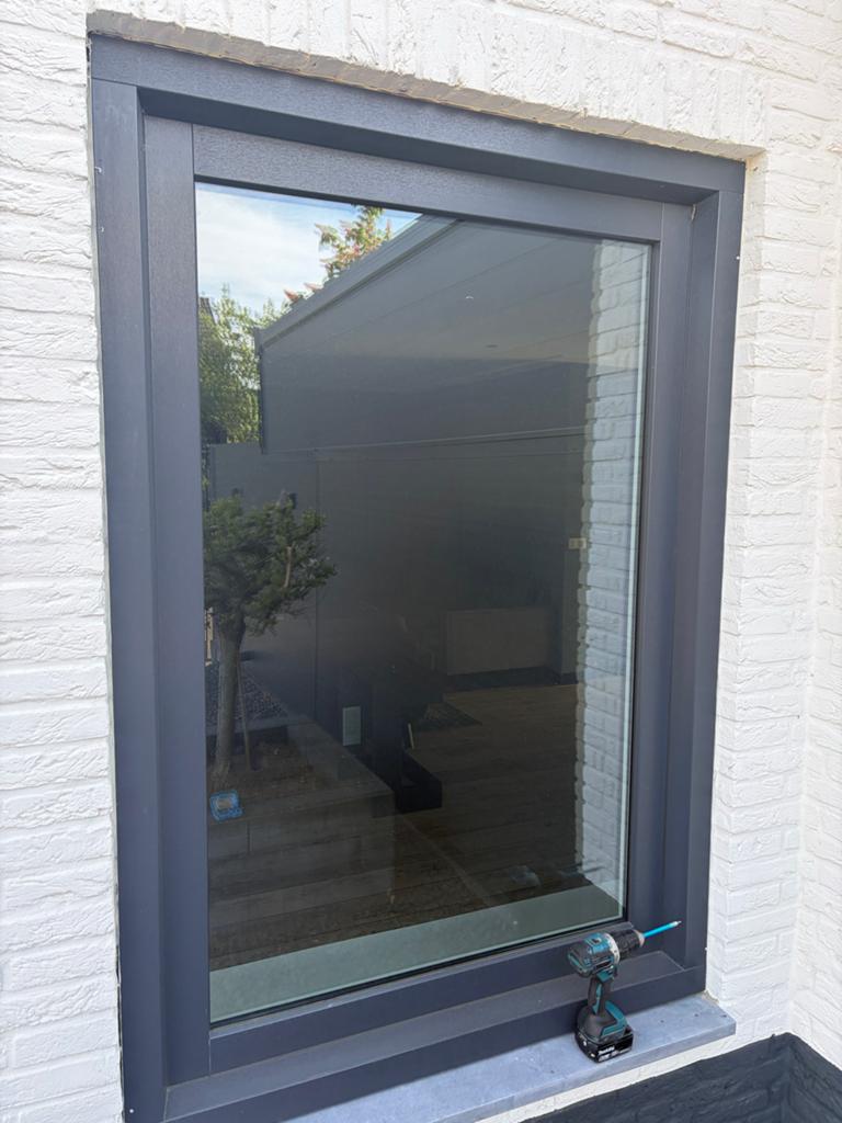 Kunststof kozijn 7016 met draairaam en HR++ glas, Ophalen, Gevelraam of Ruit, Nieuw, 160 cm of meer