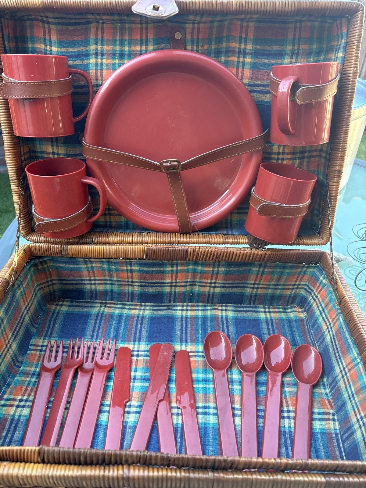 Vintage picknickmand met servies voor 4 personen, Ophalen of Verzenden, Gebruikt