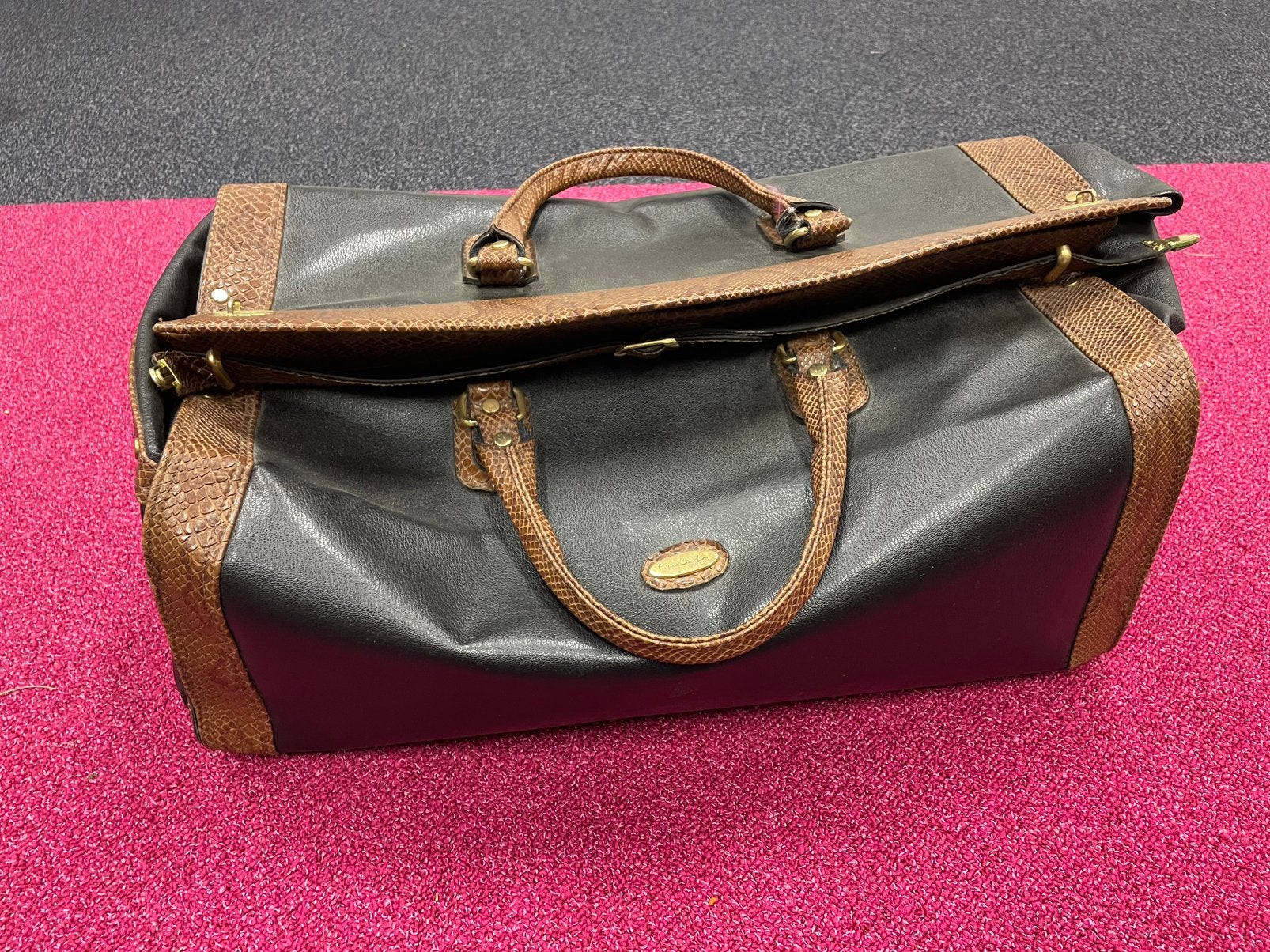 Vintage pierre cardin weekeindtas, Ophalen, 40 tot 60 cm, Zwart, Nieuw