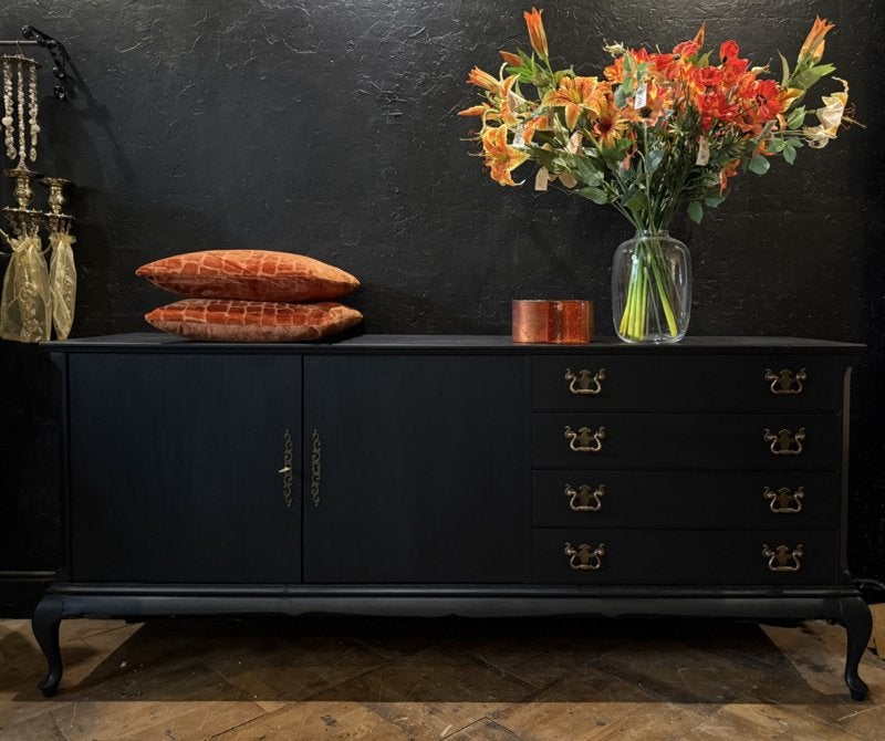 Queen Ann dressoir zwart, vintage kast, brocante buffet VdlM, Ophalen, 150 tot 200 cm, Zo goed als nieuw, 3 of 4 laden