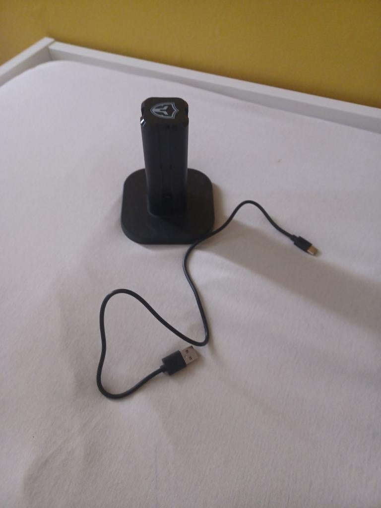 Battletron oplaadstation voor joy-cons, Ophalen of Verzenden, Zo goed als nieuw