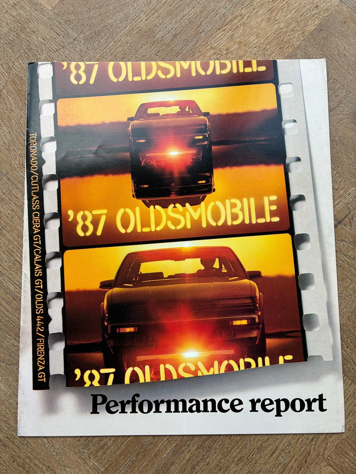 1987 Oldsmobile performance report brochure, Verzenden, Zo goed als nieuw, Overige merken